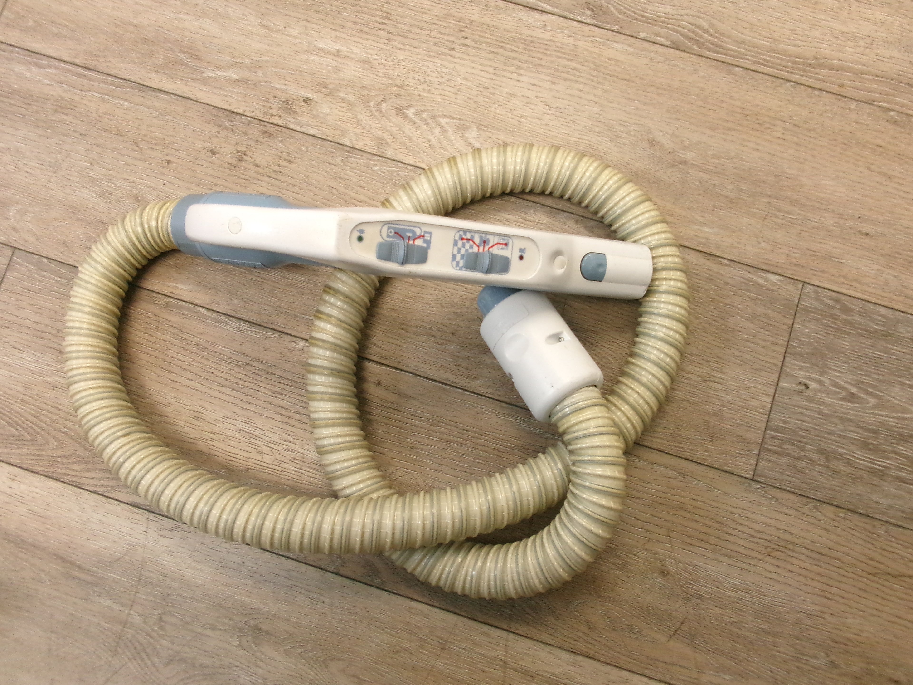 Electrolux LUX Guardian C154E Hepa Filter Canister Vacuum Cleaner