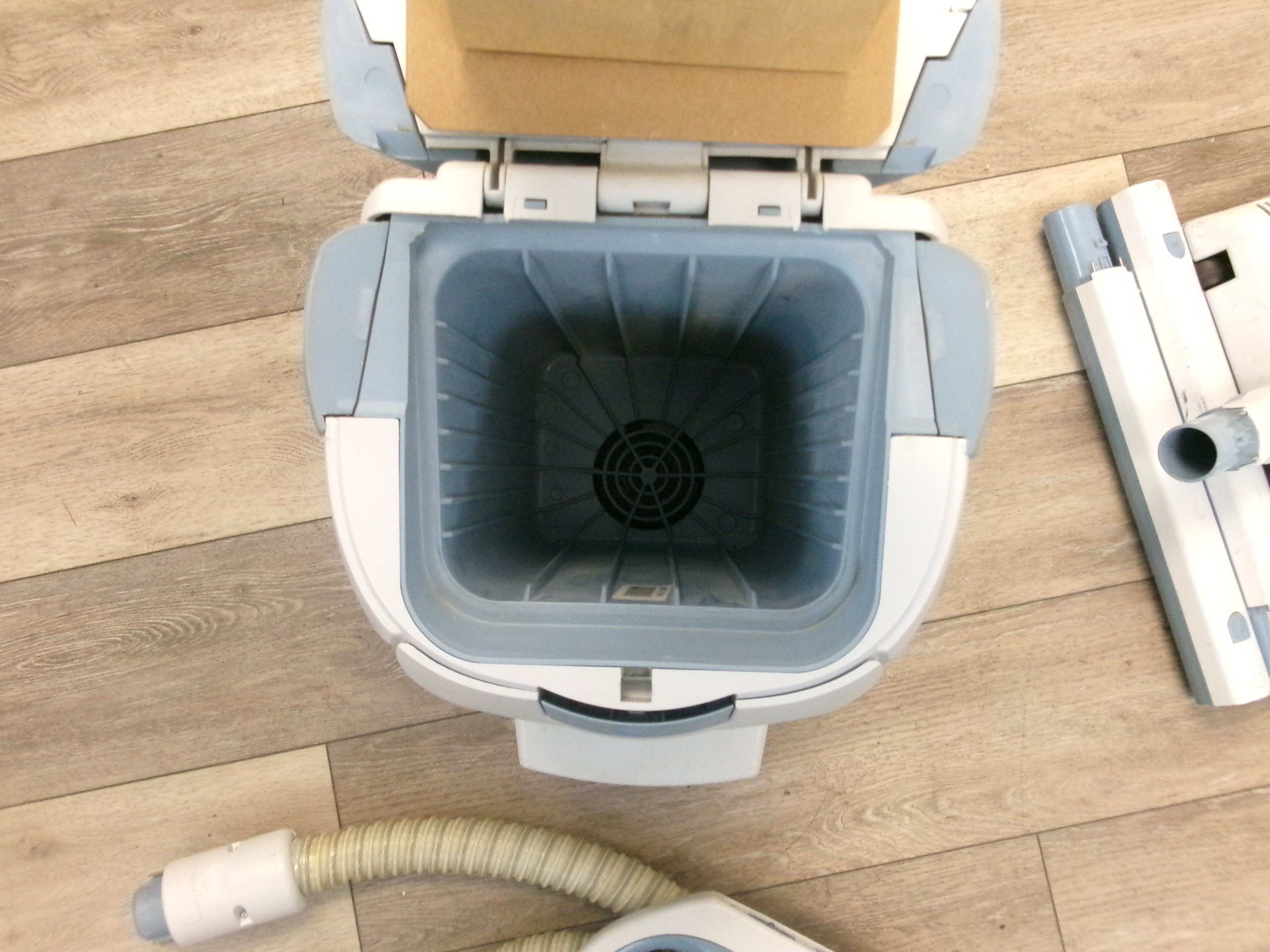 Electrolux LUX Guardian C154E Hepa Filter Canister Vacuum Cleaner