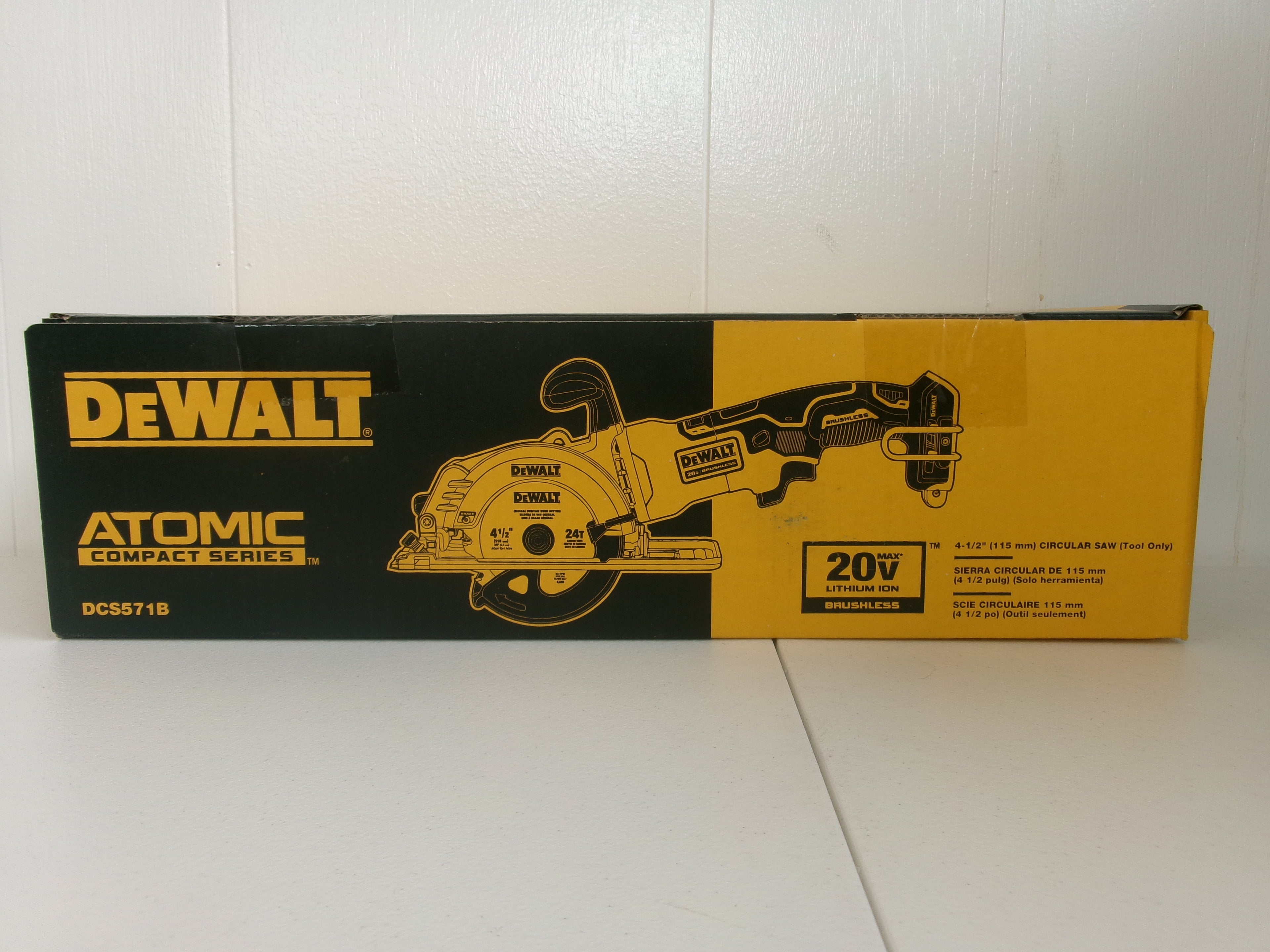 DeWalt DCS571B ATOMIC 20V MAX 4-1/2 in Brushless Circular Saw Tool Only