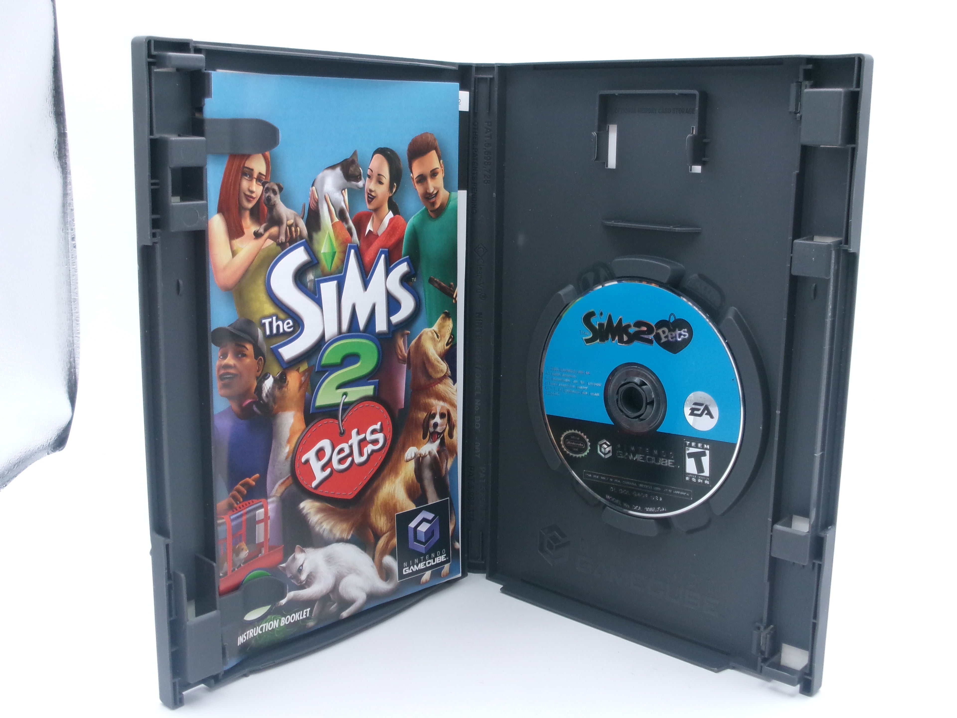 The Sims 2 Pets Nintendo GameCube