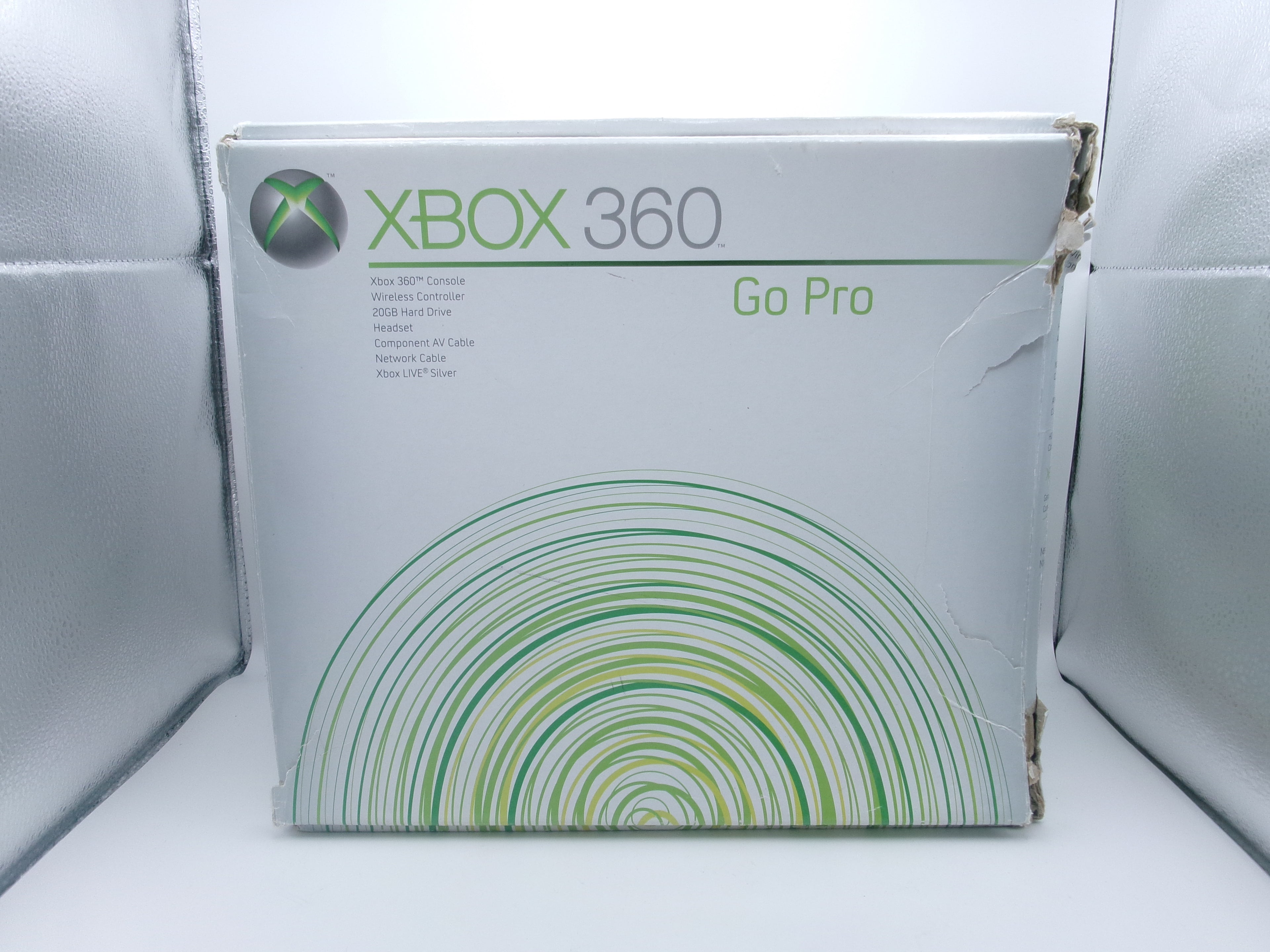 Xbox 360 Go Pro White w/AV Cable Controller Power Supply & Original Box- Not Functioning