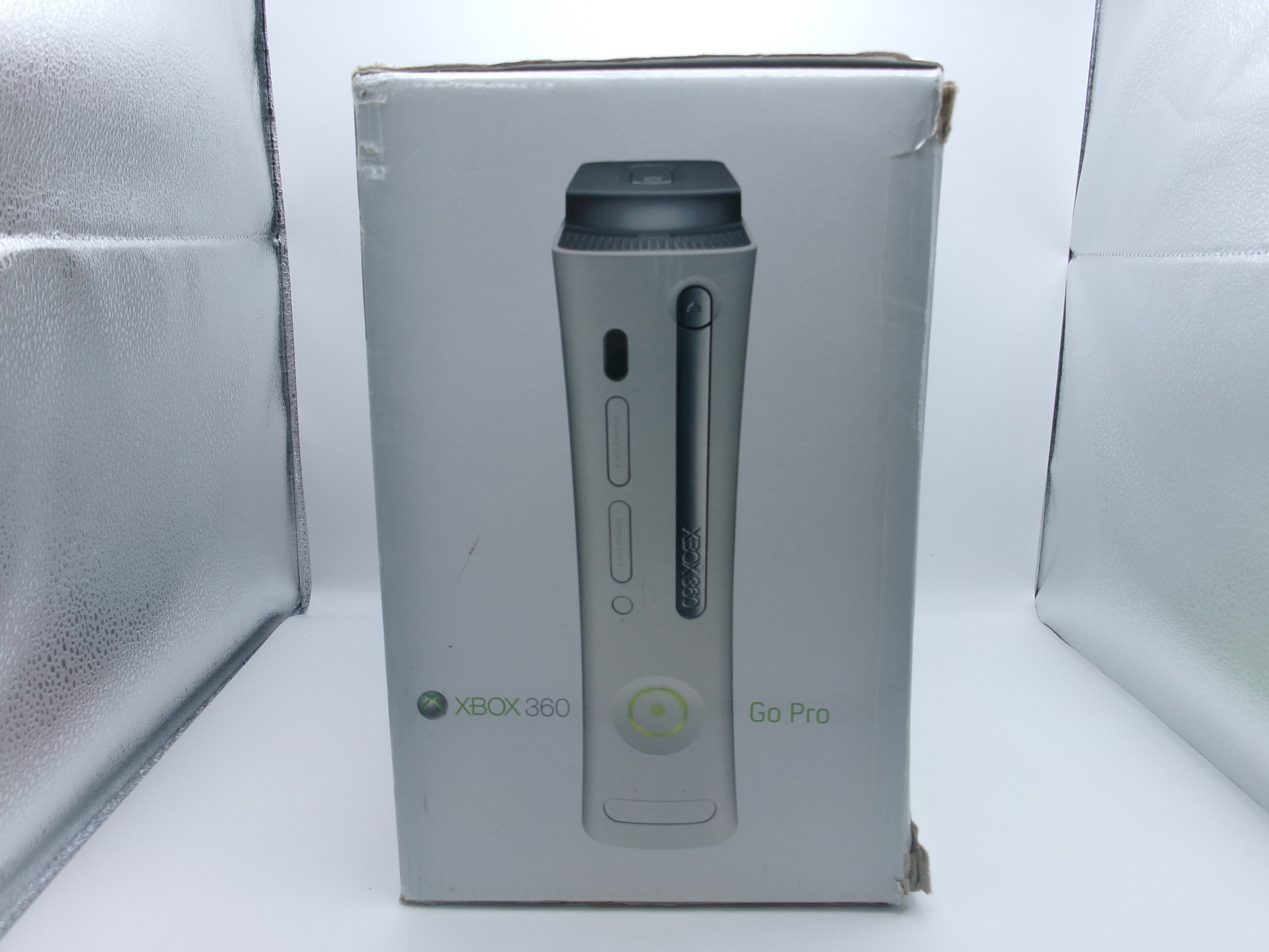 Xbox 360 Go Pro White w/AV Cable Controller Power Supply & Original Box- Not Functioning