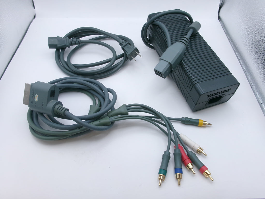 Xbox 360 Go Pro White w/AV Cable Controller Power Supply & Original Box- Not Functioning