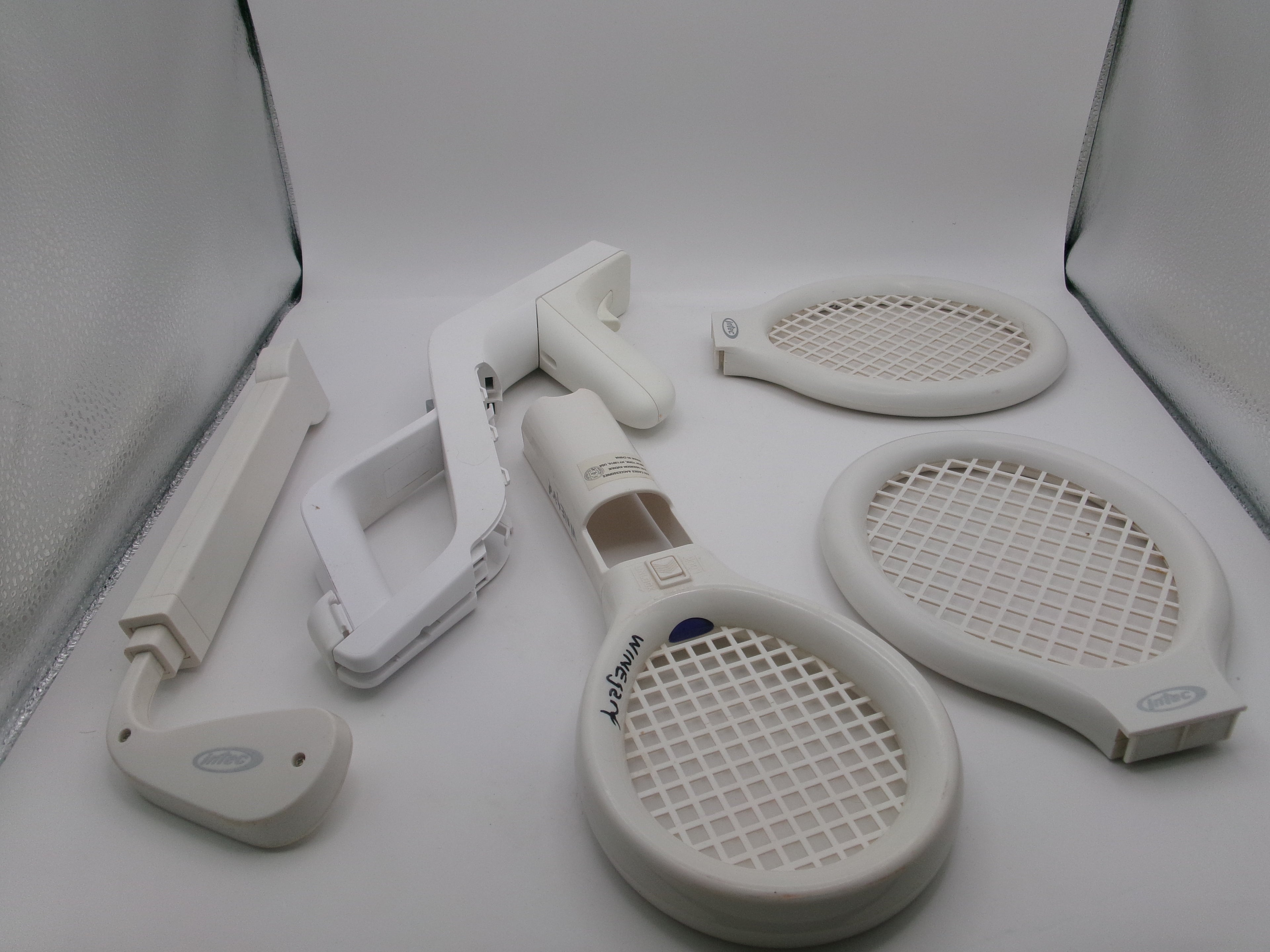 Nintendo Wii Sports Pack Accesories Zapper Gun, Hand Gun, Baseball Bats, Tennis Rackets, Golf Clubs, and Steering Wheel