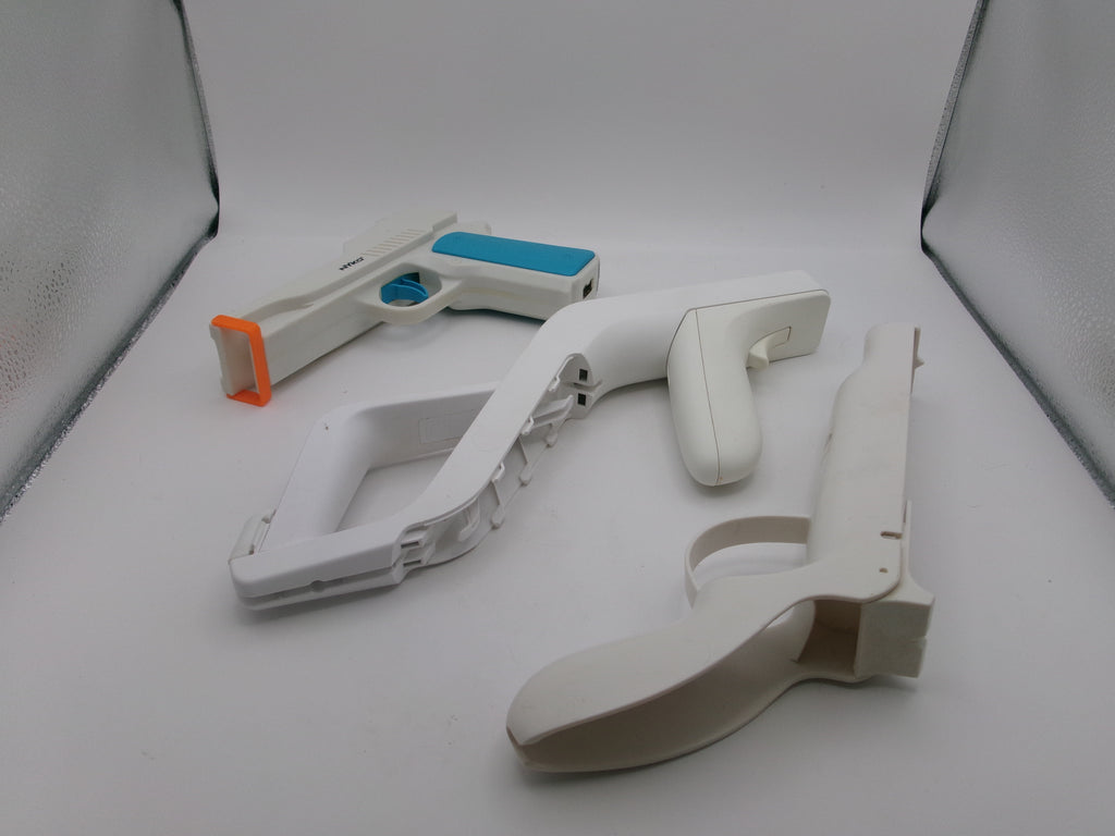 Nintendo Wii Sports Pack Accesories Zapper Gun, Hand Gun, Baseball Bats, Tennis Rackets, Golf Clubs, and Steering Wheel