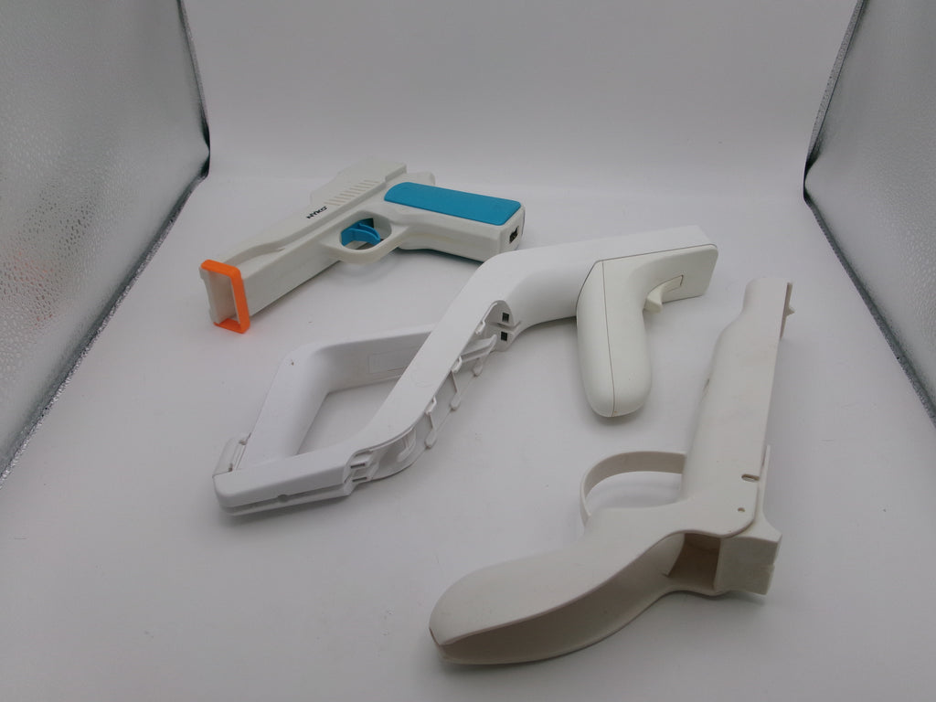 Nintendo Wii Sports Pack Accesories Zapper Gun, Hand Gun, Baseball Bats, Tennis Rackets, Golf Clubs, and Steering Wheel