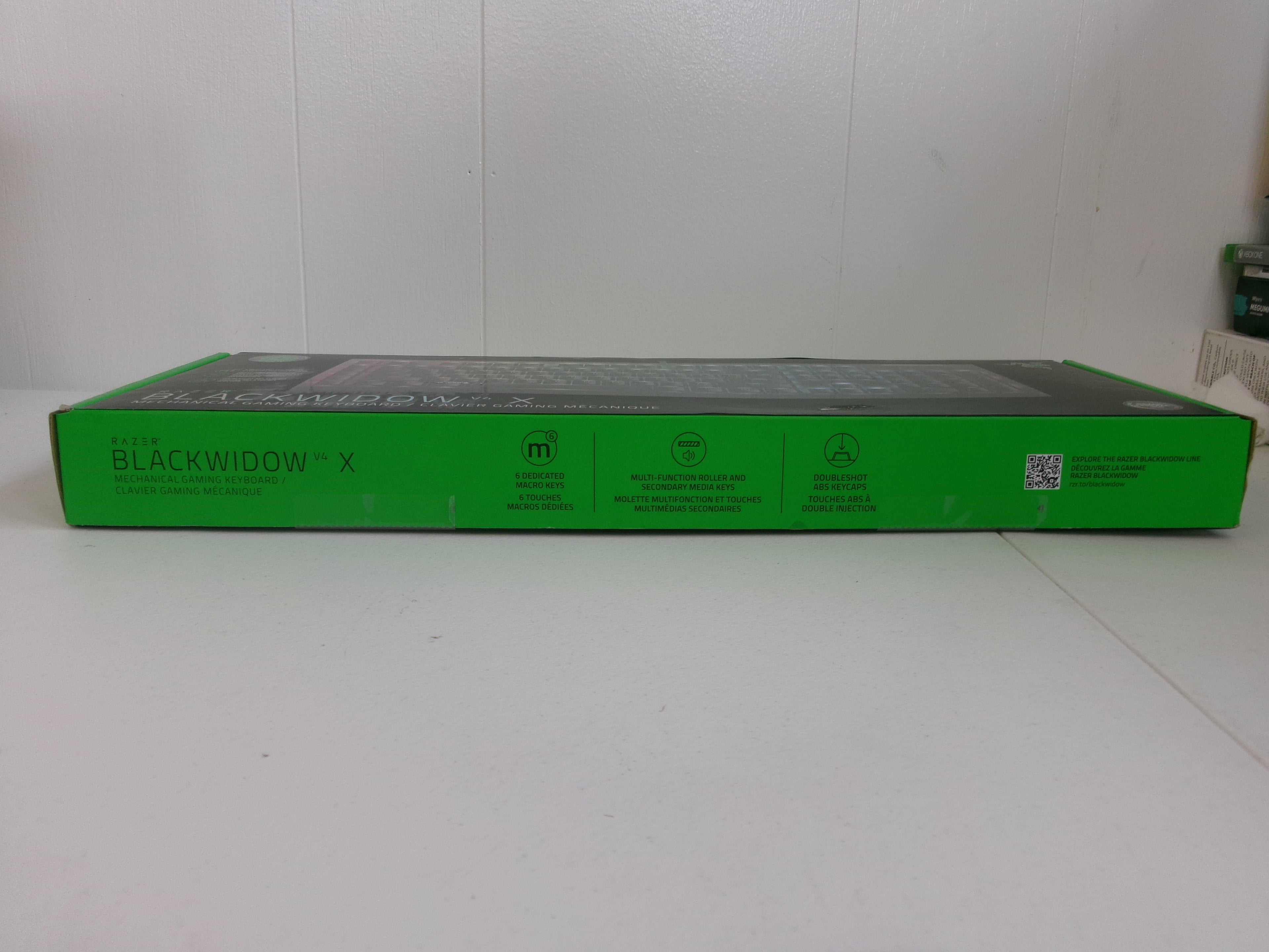 Razer - BlackWidow V4 X Full Size Wired Mechanical Green Clicky Switch Gaming Keyboard with Chroma RGB Backlighting - Black