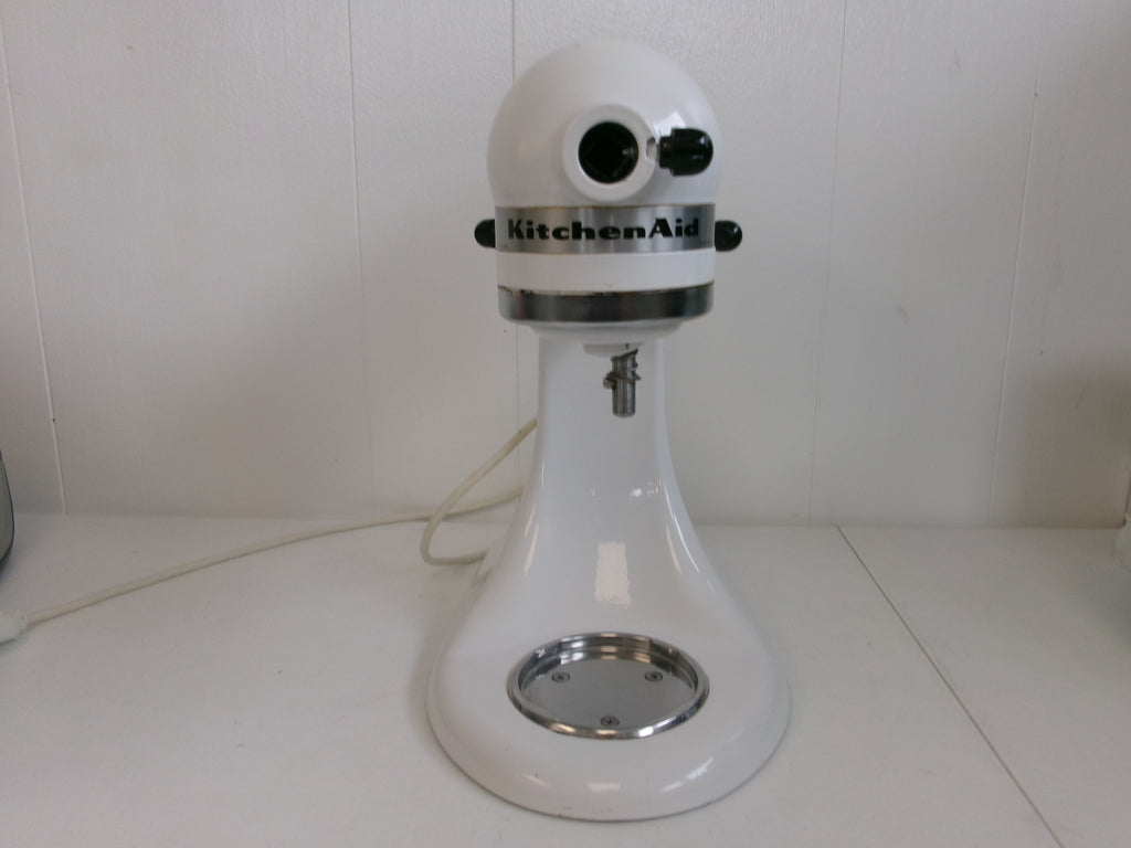 KitchenAid Classic Series 4.5-Quart Tilt-Head Stand Mixer, White, K45SSWH