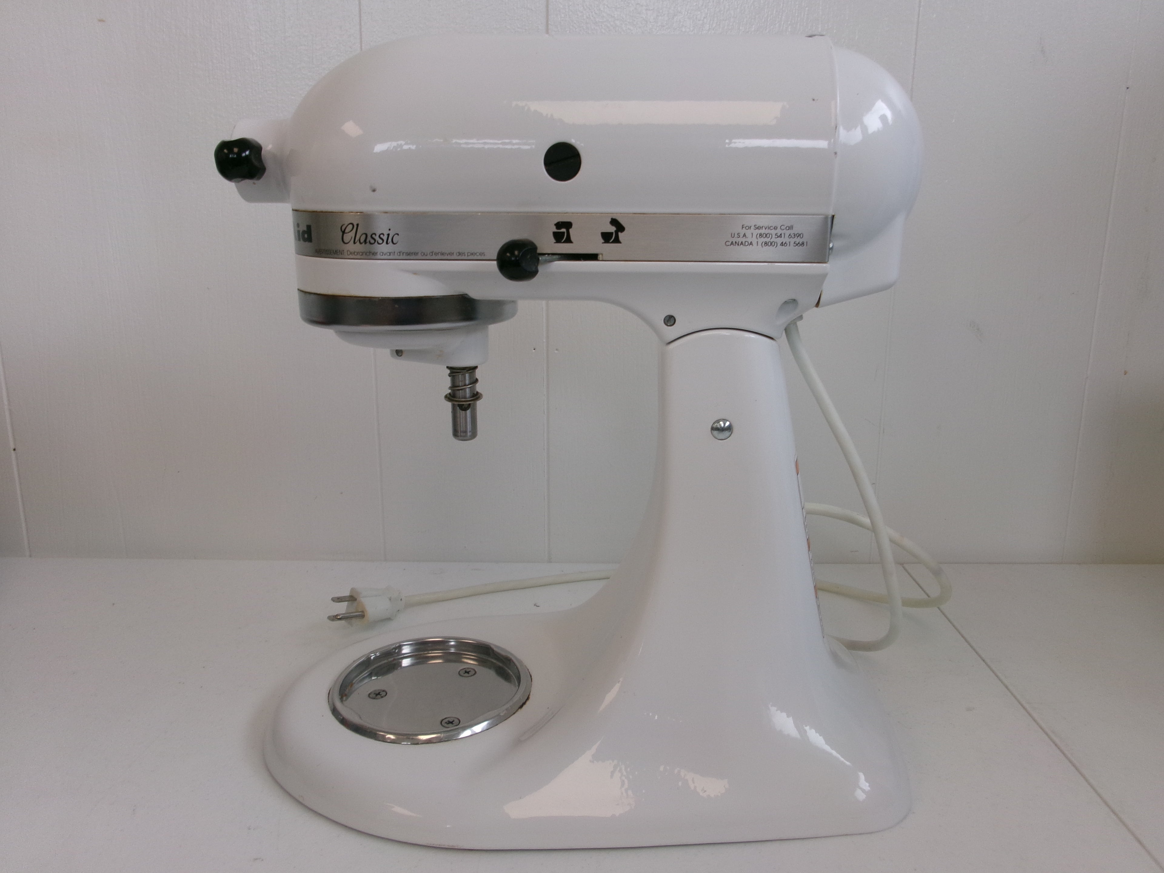 KitchenAid Classic Series 4.5-Quart Tilt-Head Stand Mixer, White, K45SSWH