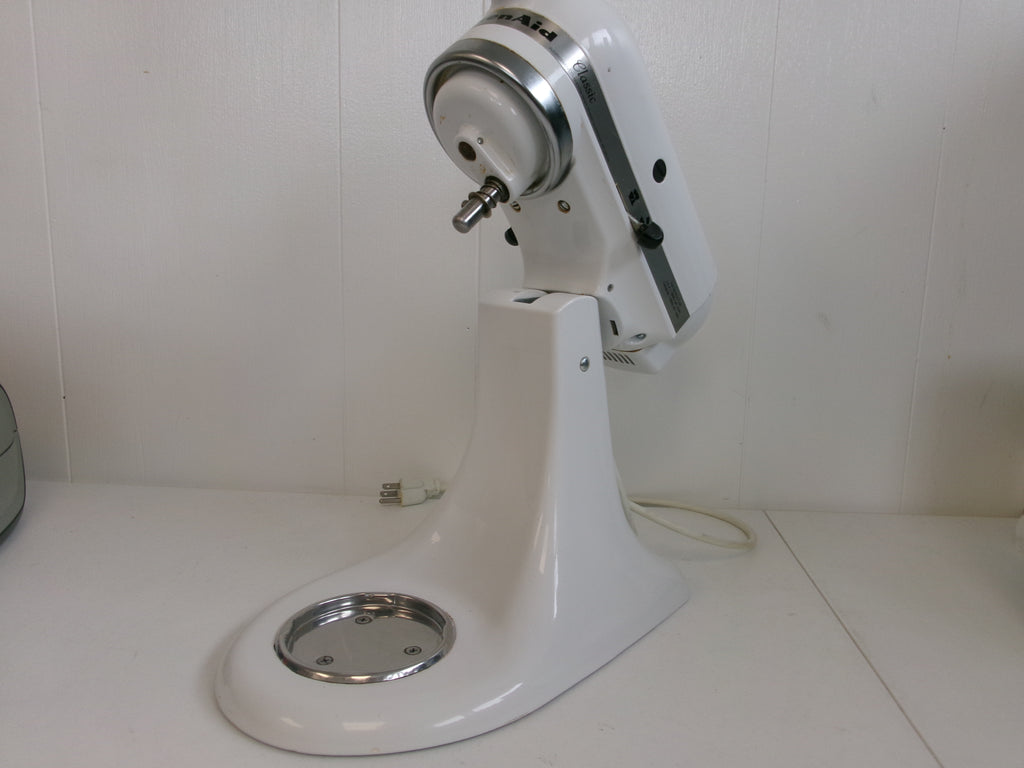 KitchenAid Classic Series 4.5-Quart Tilt-Head Stand Mixer, White, K45SSWH