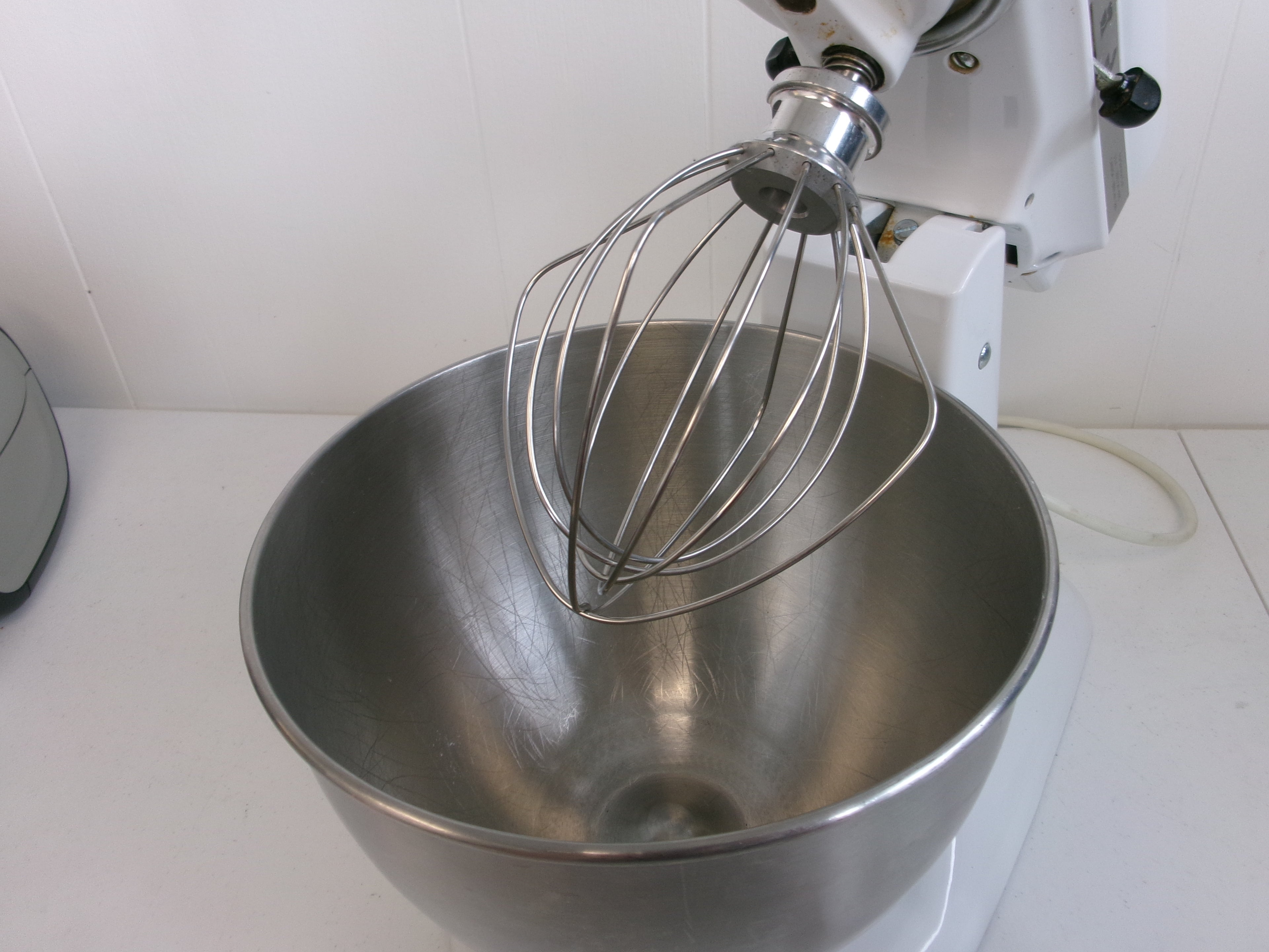 KitchenAid Classic Series 4.5-Quart Tilt-Head Stand Mixer, White, K45SSWH