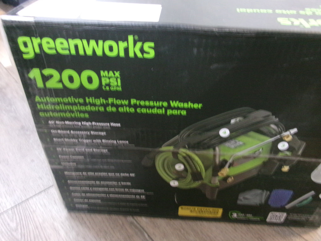 Greenworks High Flow Automotive 1200-PSI 1.8-GPM Cold Water Electric Pressure washer with 3 Spray Tips