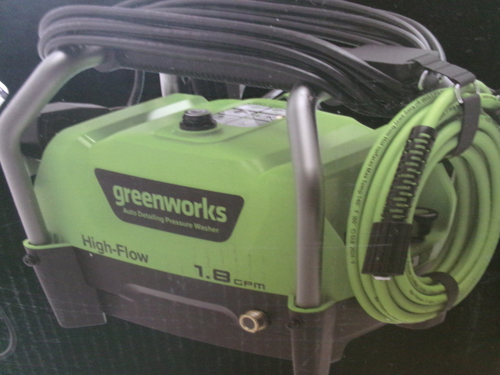 Greenworks High Flow Automotive 1200-PSI 1.8-GPM Cold Water Electric Pressure washer with 3 Spray Tips