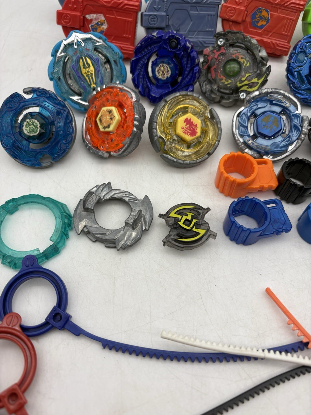 Hasbro Takara Beyblade Metal & Burst Pagasus Mixed lot Launcher