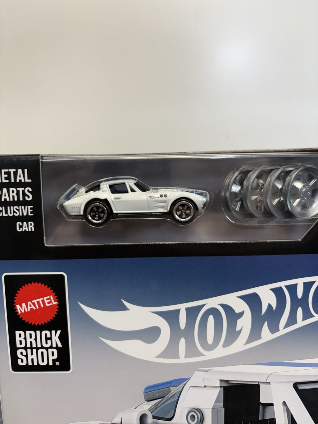 Mattel Brick Shop - Hot Wheels Elite Series Building Set: Corvette, Includes 1 C