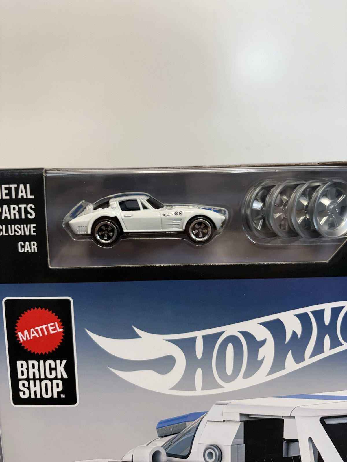 Mattel Brick Shop - Hot Wheels Elite Series Building Set: Corvette, Includes 1 C