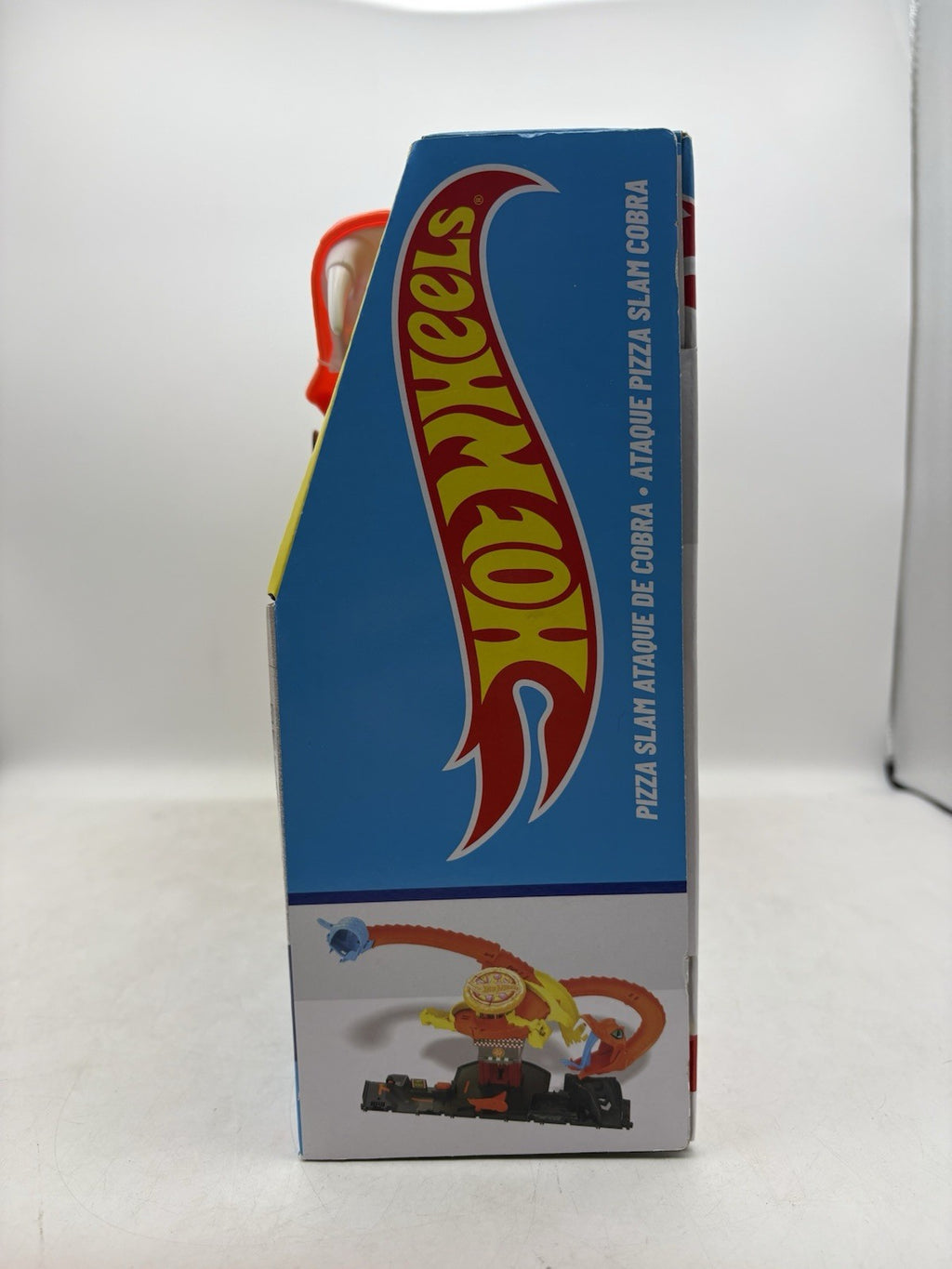 Mattel Hot Wheels City Pizza Slam Cobra Attack Playset with 1:64 Scale Toy Car