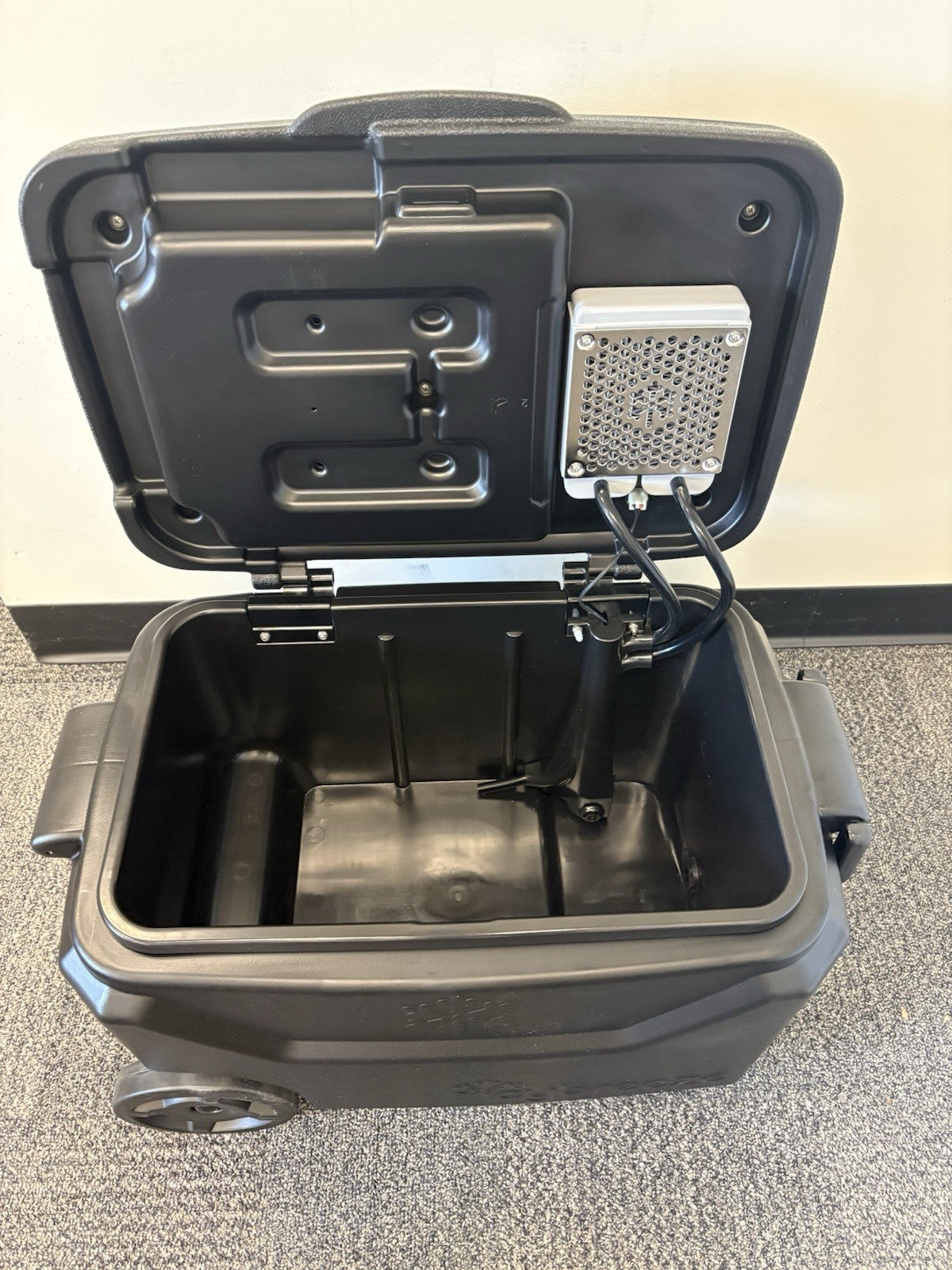 Icybreeze Portable Air Conditioner Cooler Black V2P-BLKBK