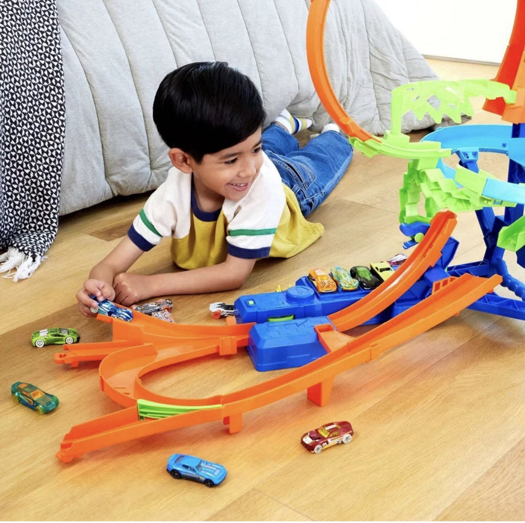 Hot Wheels Action Mid-Air Multi-Crash Toy Vehicle Playset - 37pk