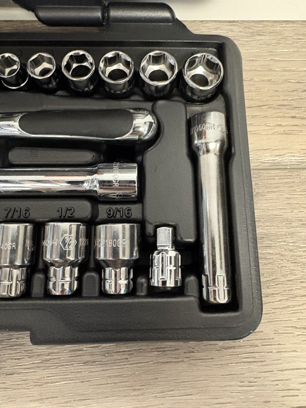 GearWrench 891427 27 Pc. 1/4" 6pt Pass-Thru SAE Metric Mechanics Tool Set