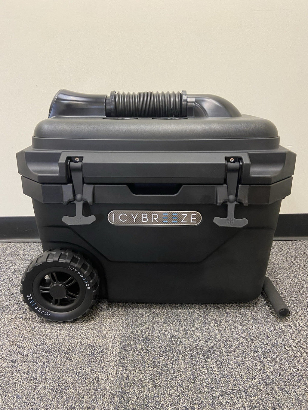 lcyBreeze Ultimate Portable Cooler & Air Conditioner AC Black 38 Qt Cooler Only