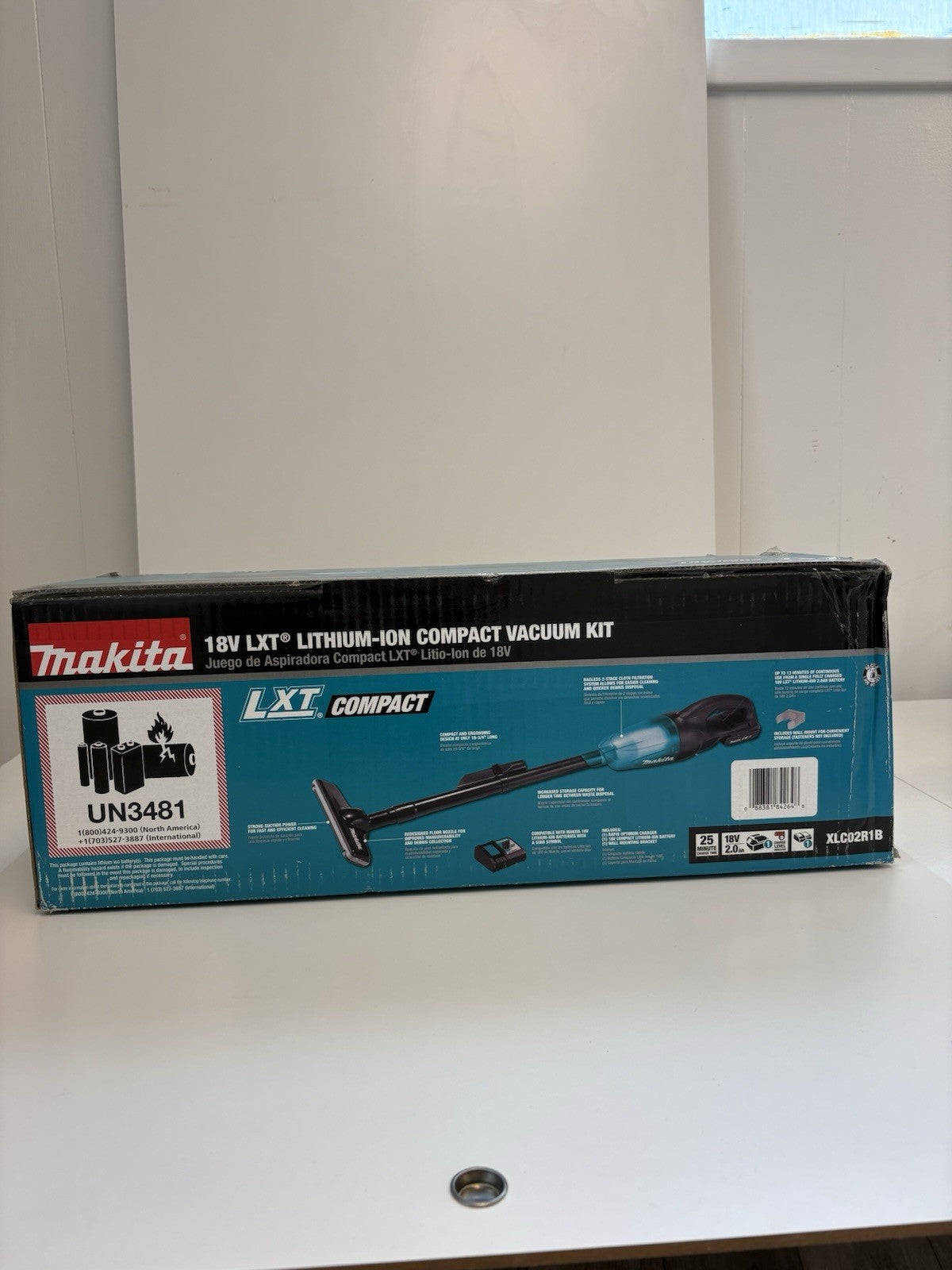 Makita Vacuum kit 18-volt li-ion convertible Handheld Compact Cordless 2.0 ah