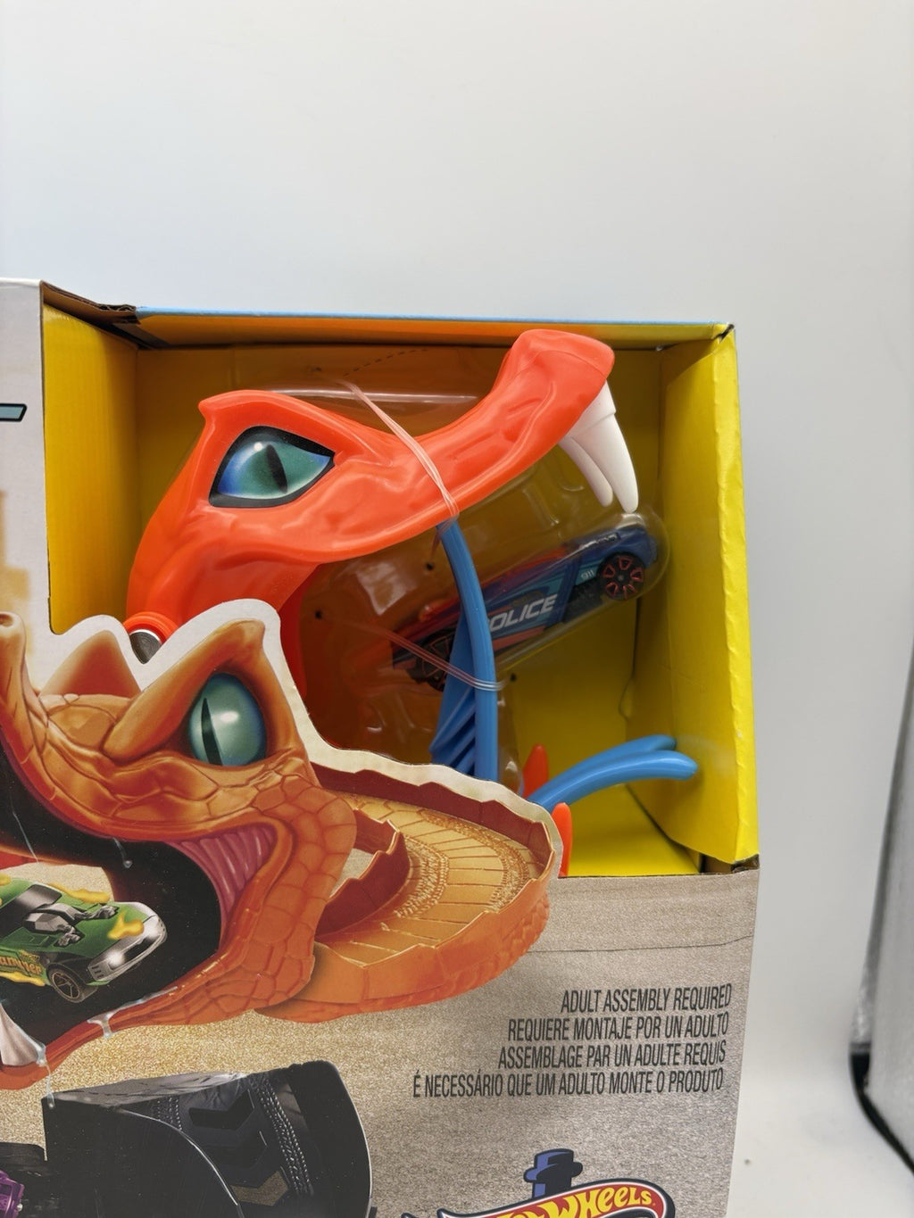 Mattel Hot Wheels City Pizza Slam Cobra Attack Playset with 1:64 Scale Toy Car