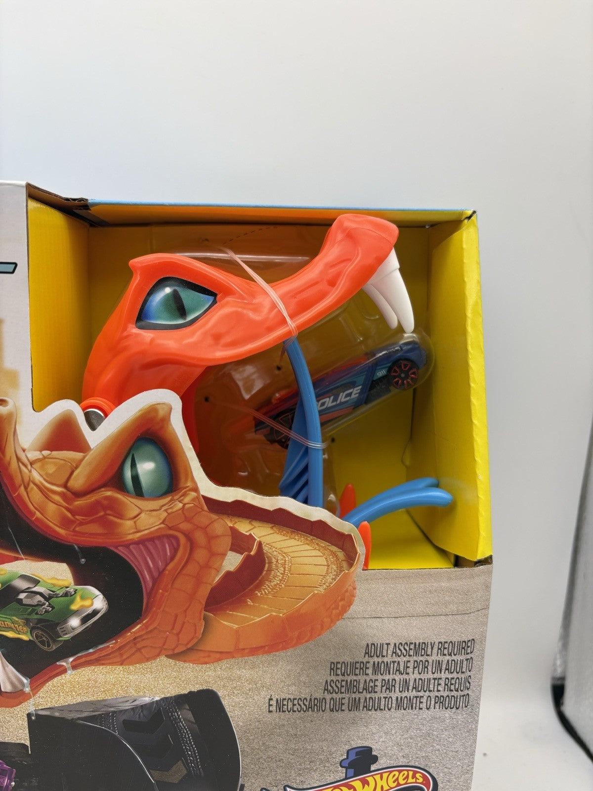 Mattel Hot Wheels City Pizza Slam Cobra Attack Playset with 1:64 Scale Toy Car