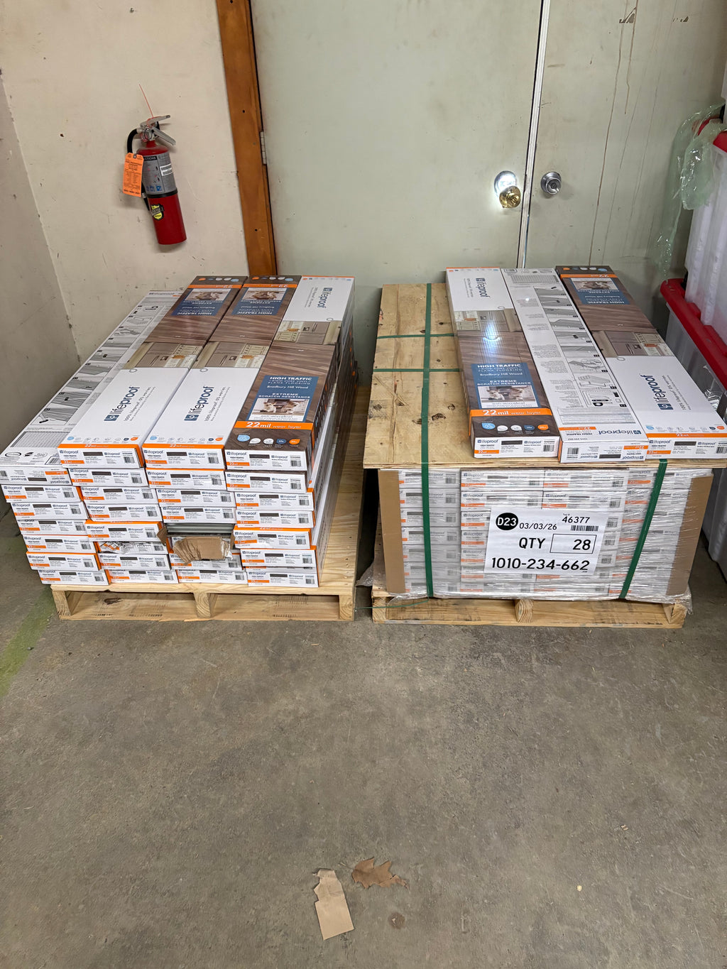 Lifeproof Bradbury Hill Wood 22 MIL x 7.1 in. W x 48 in. L Click Lock Waterproof Luxury Vinyl Plank Flooring (18.7 sqft/case)