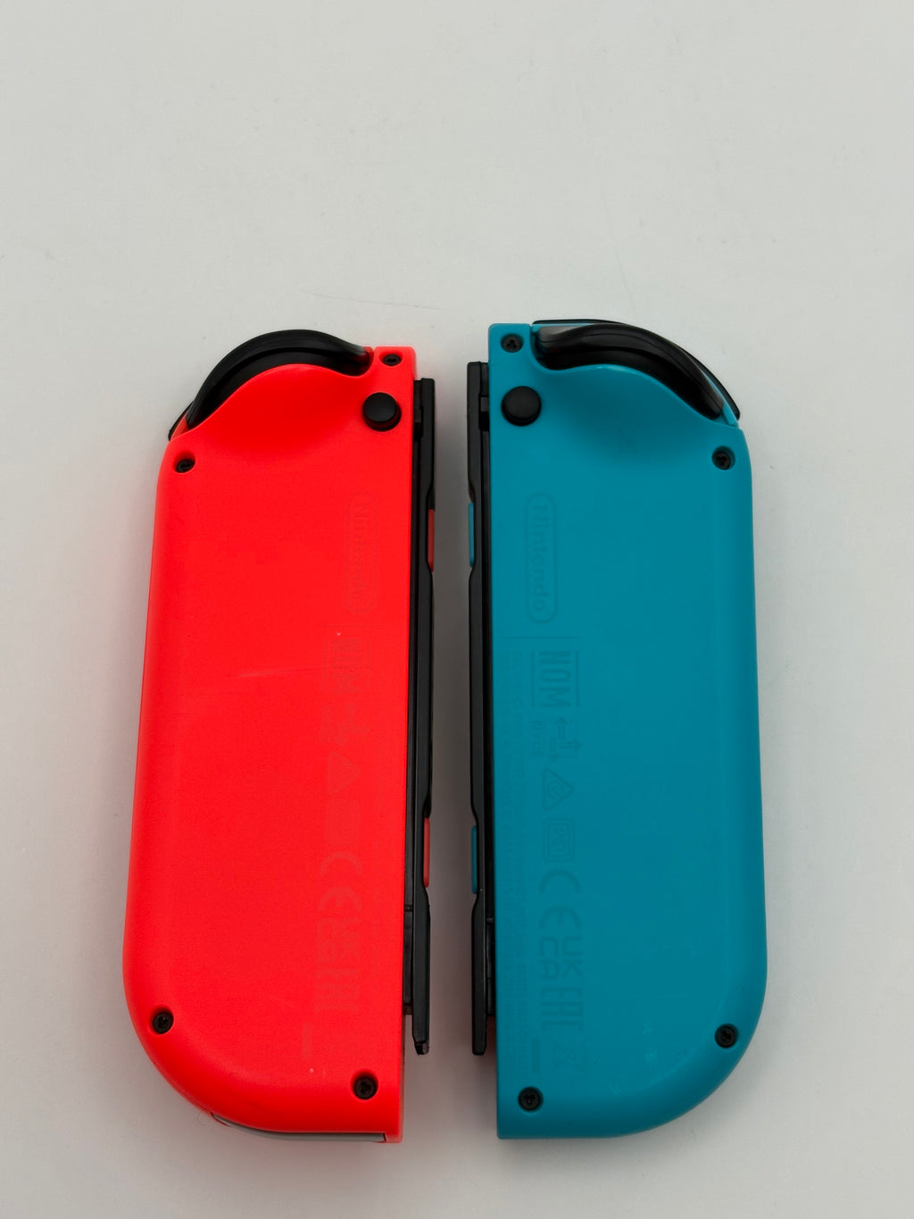 Nintendo Switch HAC-001 Console w/ Neon Red/Blue Joy-Con 32GB
